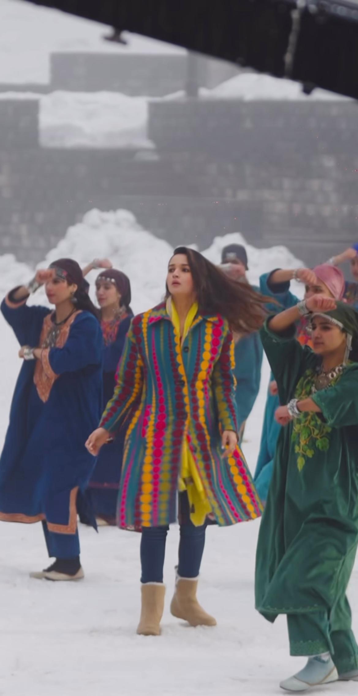 Winter vibes and elegance - Alia's fashion game in 'Rocky aur Rani kii Prem Kahani' BTS.