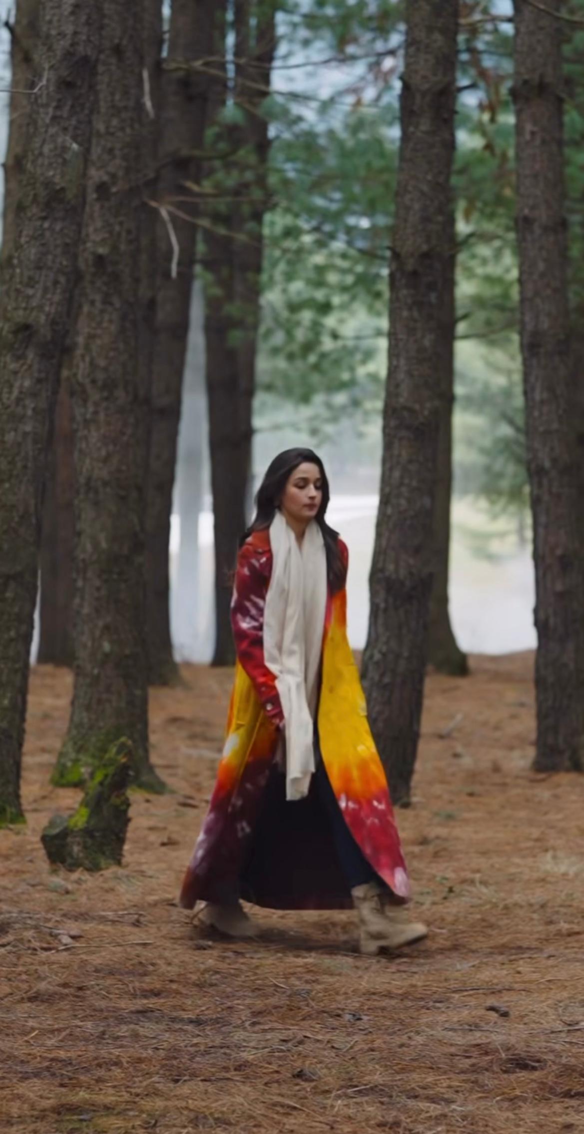 Fashionable flair - Alia's  captivating BTS journey in 'Rocky aur Rani kii Prem Kahani'.