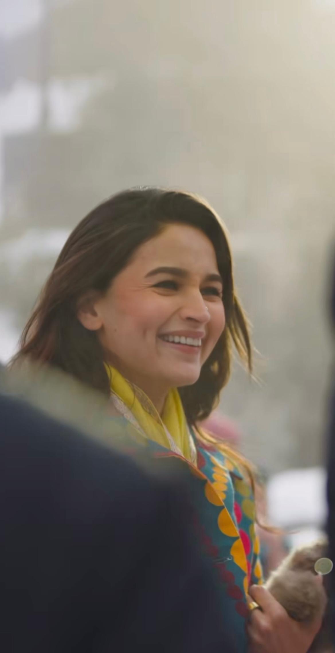 Style in the snow - Alia's ethereal charm in 'Rocky aur Rani kii Prem Kahani' BTS.