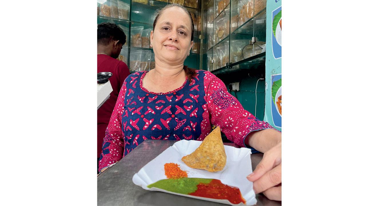 Sarika Savna with her Jain samosa. Pics courtesy/ rushant jain