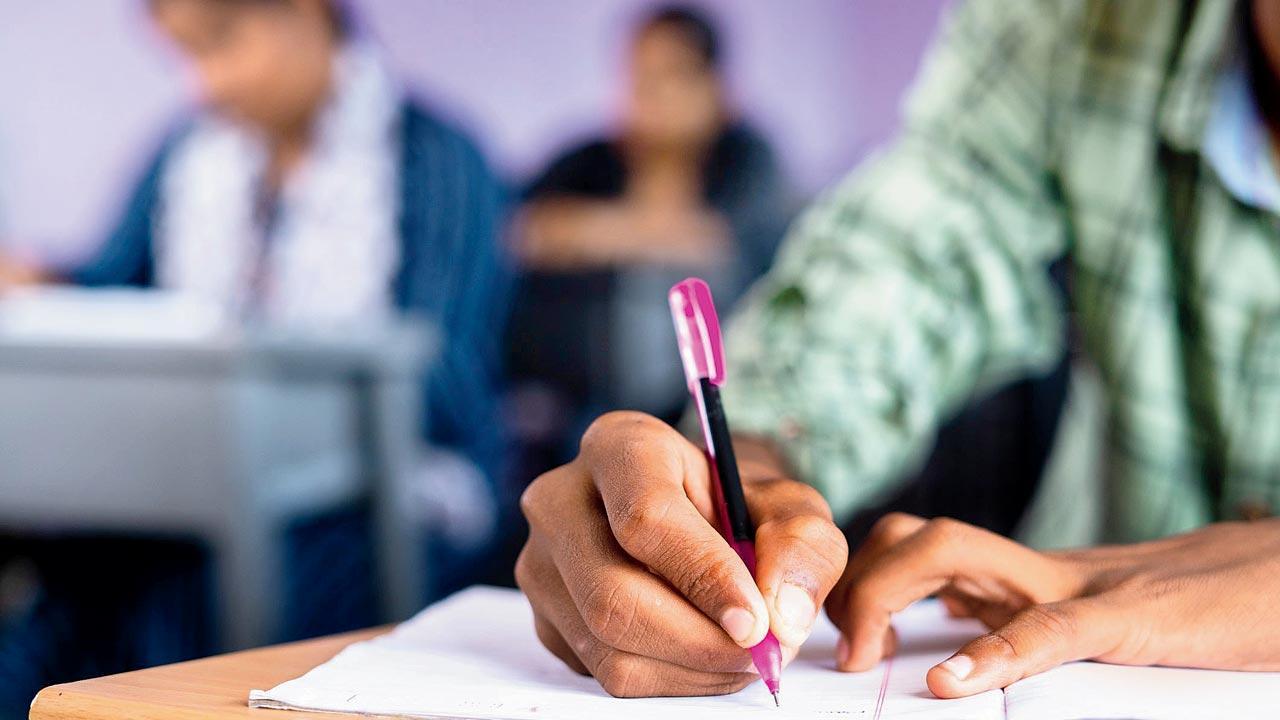 Mumbai rains: Schools, colleges shut, but board holds exam!