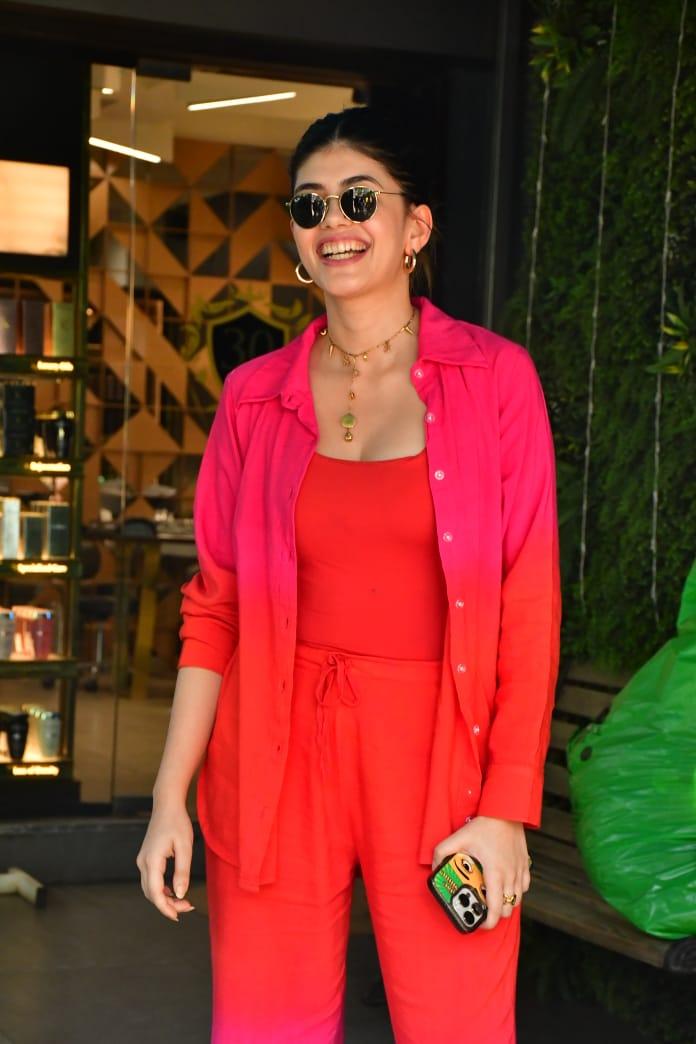 Sanjana sanghi snapped in juhu in the evening