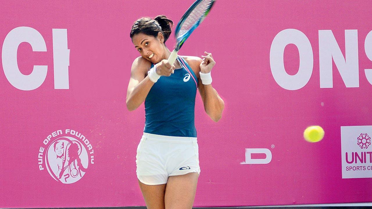 Karman Kaur Thandi defeats Mccartney Kessler in straight sets to reach final