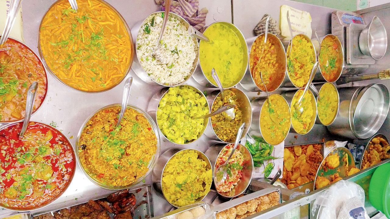 Trimurti Poli Bhaji, the oldest one in Dombivli