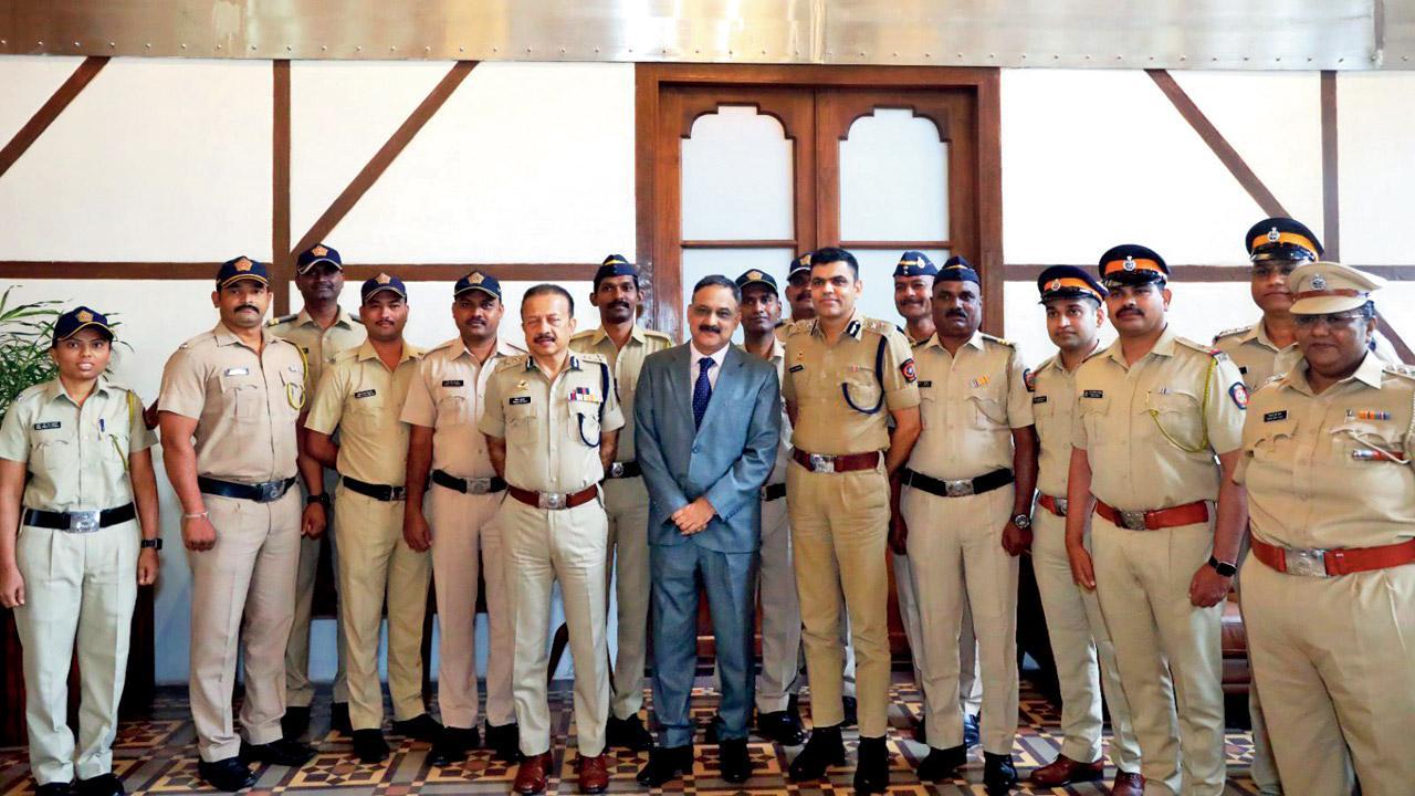 Mumbai: CP fetes Trombay police team after mid-day special