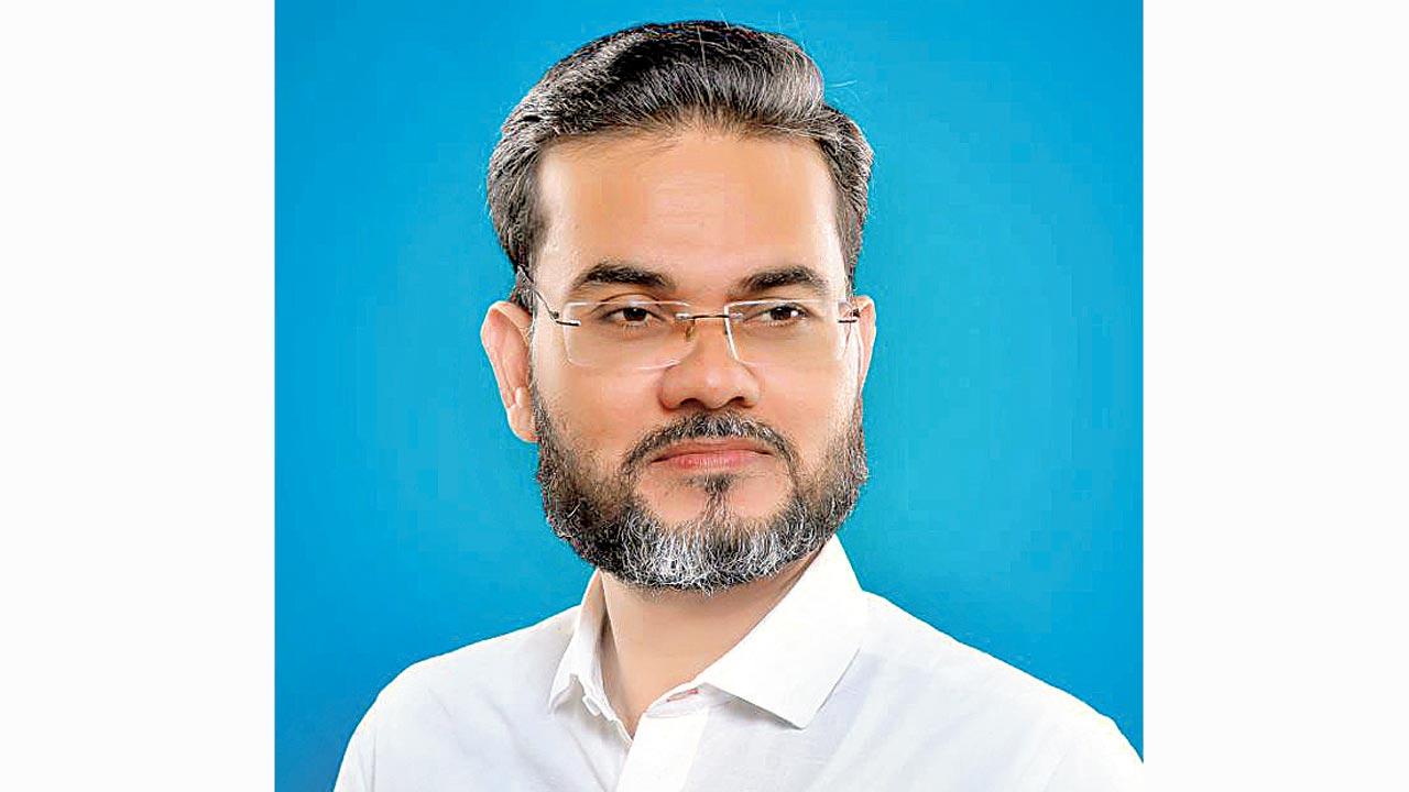 Muzib Atique, Govandi resident