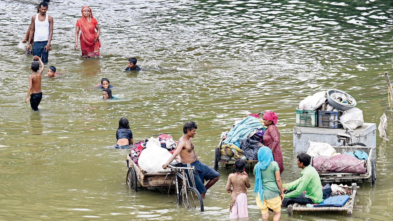 Alert issued as 2.9 lakh cusec water released in Yamuna