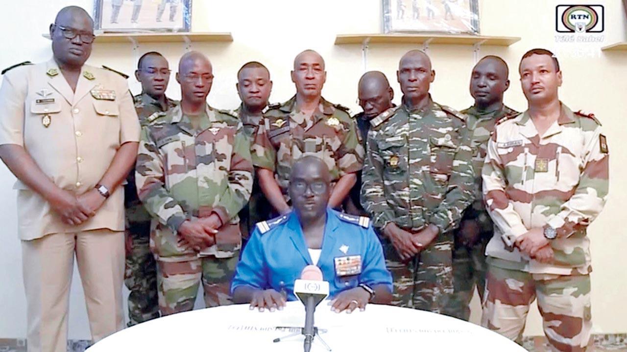 Mutinous soldiers say Niger president ousted in coup