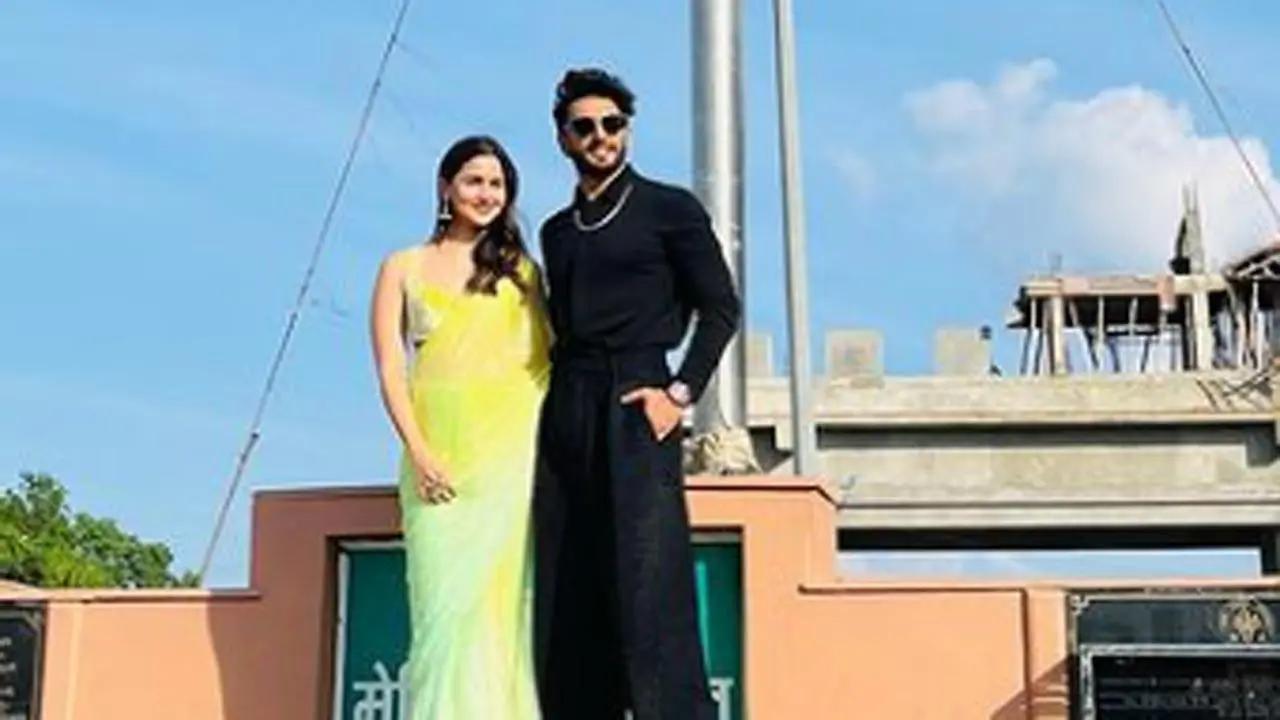 Alia Bhatt and Ranveer Singh, the stars of 'Rocky aur Rani Kii Prem Kahaani,' who were previously seen together in 'Gully Boy,' made a graceful entrance in Bareilly. The delightful atmosphere was further enhanced as their song 'What Jhumka' played in the background, adding to the joyous mood. Read more. 