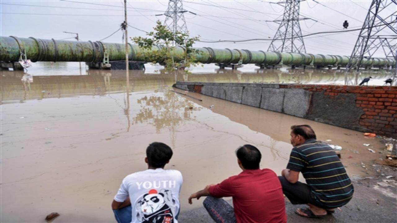 Delhi CM summons emergency meeting as Yamuna swells to all-time high