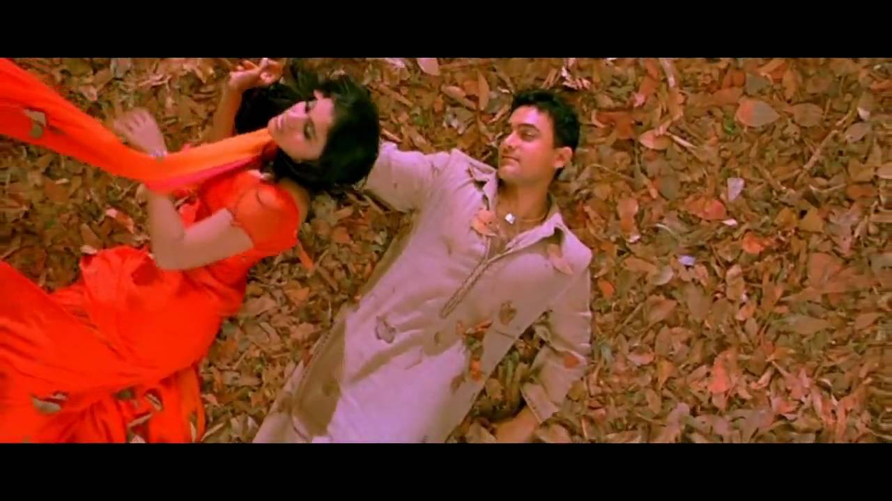 'Mere Haath Mein' is a romantic song from the Bollywood movie 'Fanaa', released in 2006. The song is sung by Sonu Nigam and Sunidhi Chauhan