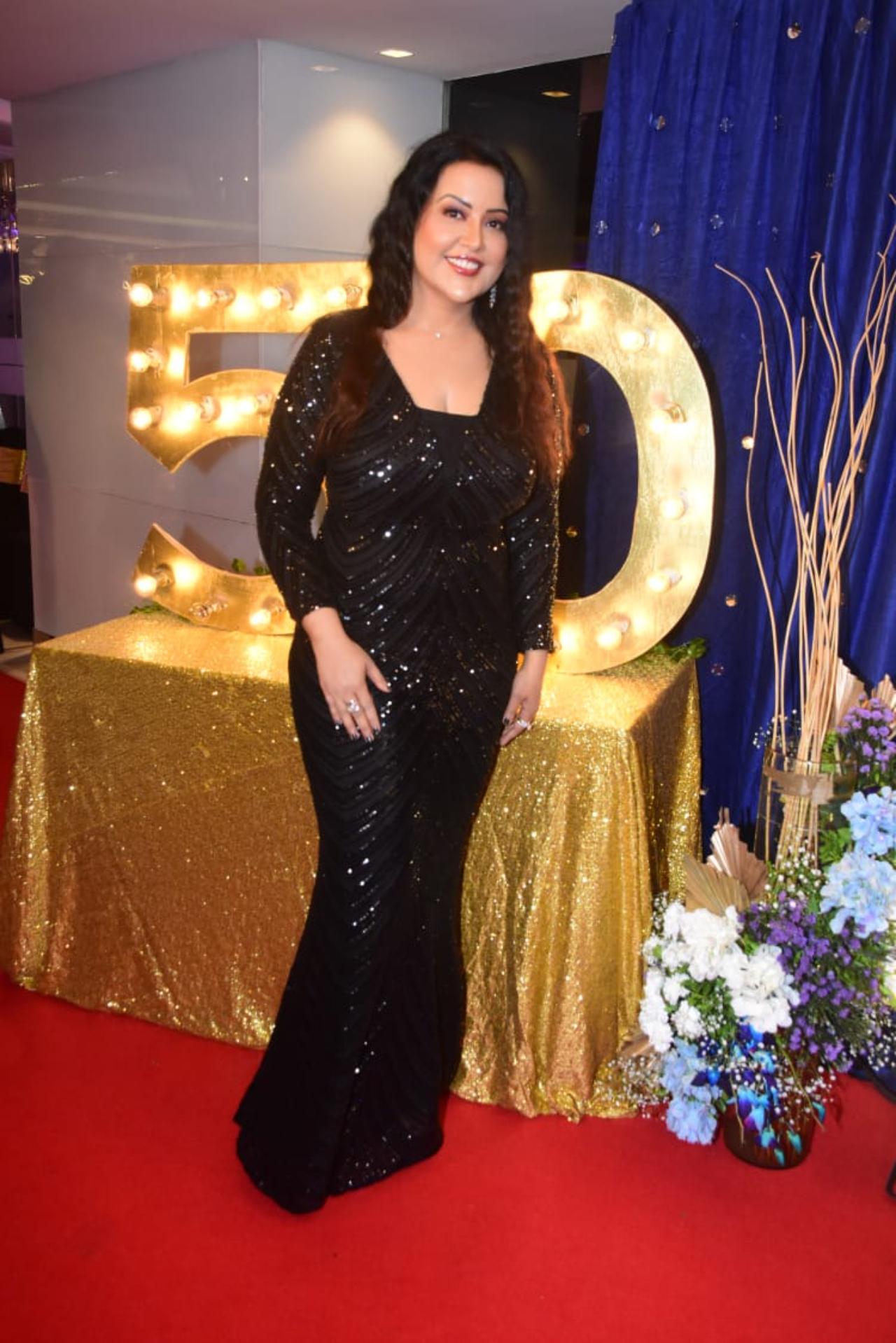 Other notable public figures also included Amruta Fadvanis who dazzled at the birthday gala in her glittery flowing black dress