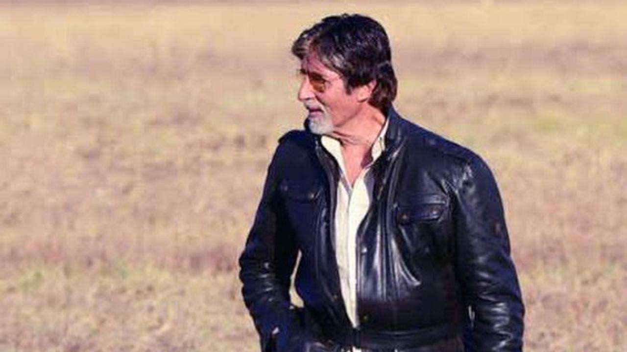 Amitabh Bachchan remembers 'acche din' with a throwback picture