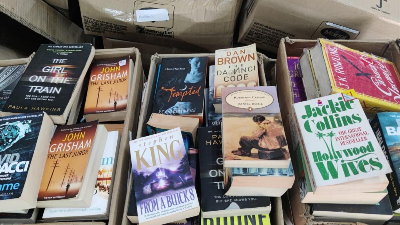 Madhavi Gupta, who co-founded Butterfly Books/BooksByWeight with her husband Ajay Gupta says, “Our aim is to make the purchase of books economical for all those who love to read.”  Before starting out with this mega book fair, the couple was into book trading for over 25 years.