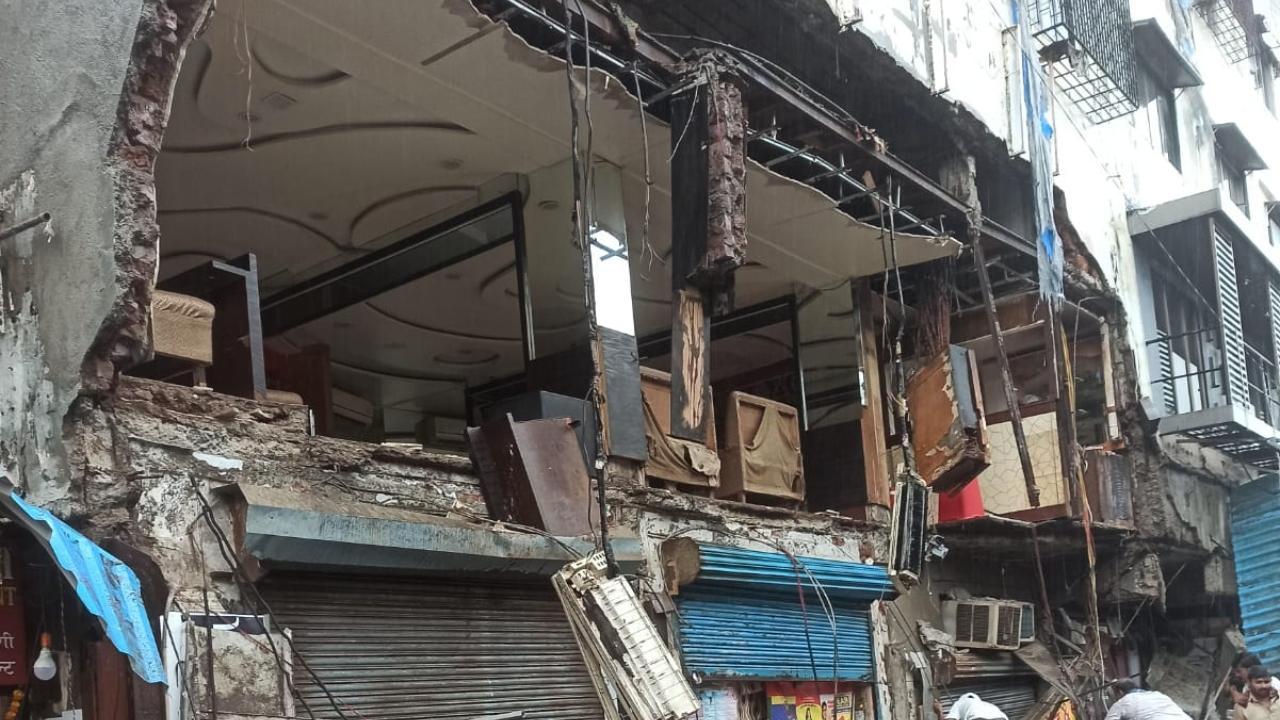 IN PHOTOS: Parts of building collapses in Bhayander amid heavy rains in Mumbai