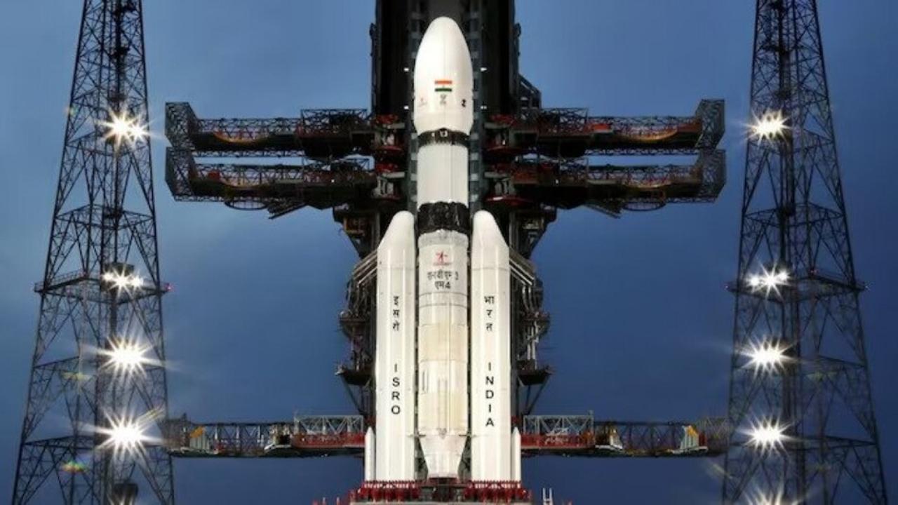 Chandrayaan 3: Akshay Kumar to Jackie Shroff, celebrities extend their wishes to ISRO scientists
