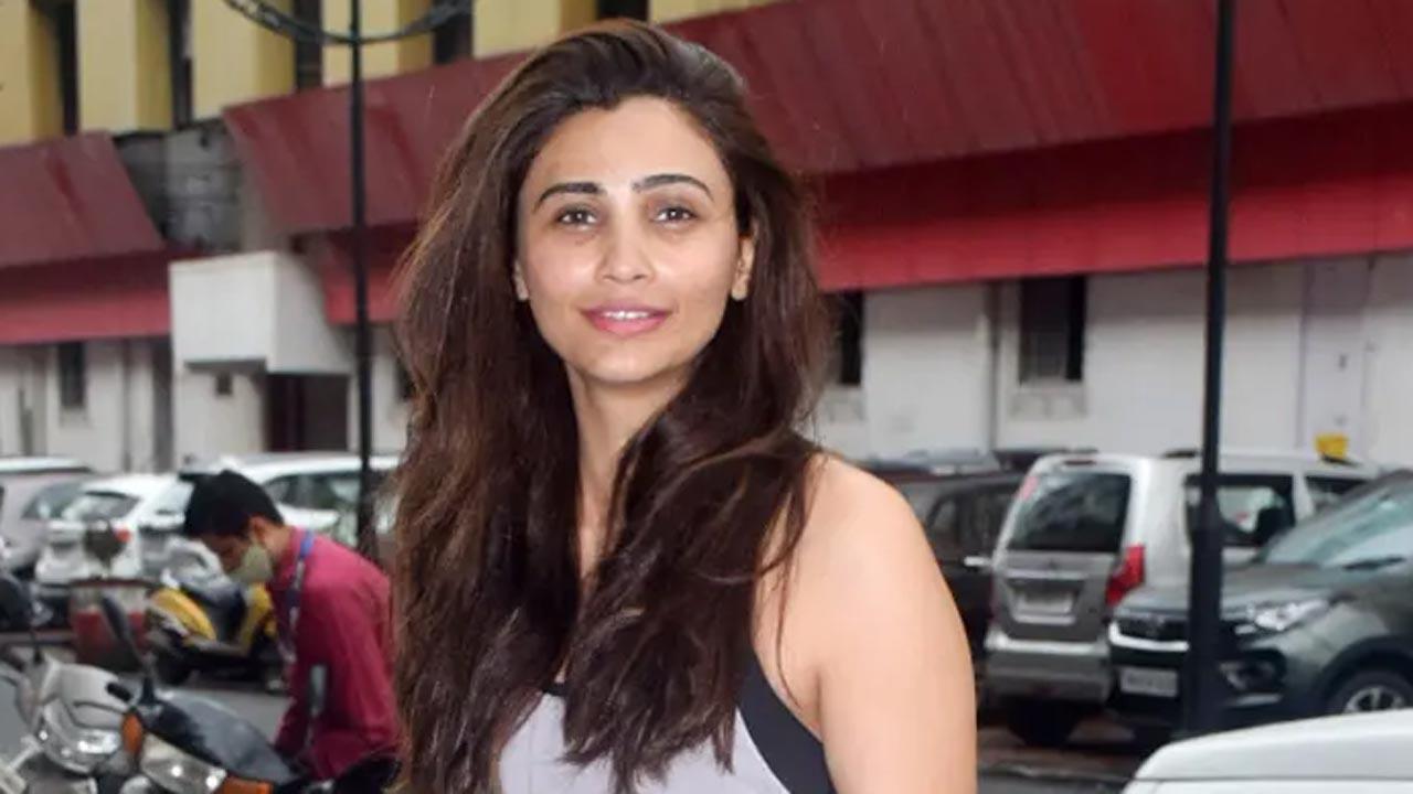 Daisy Shah to prove 'KKK 13' is not just about 'luck'