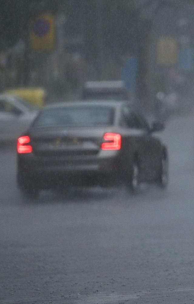 The Safdarjung Observatory, recorded a minimum temperature of 27.8 degrees Celsius