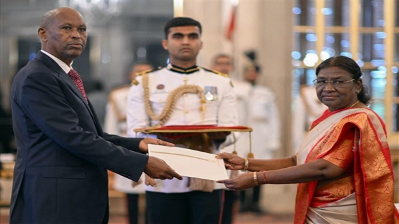 President Droupadi Murmu on Wednesday accepted credentials from envoys of five nations, including Chad and Finland, at a ceremony at the Rashtrapati Bhavan
