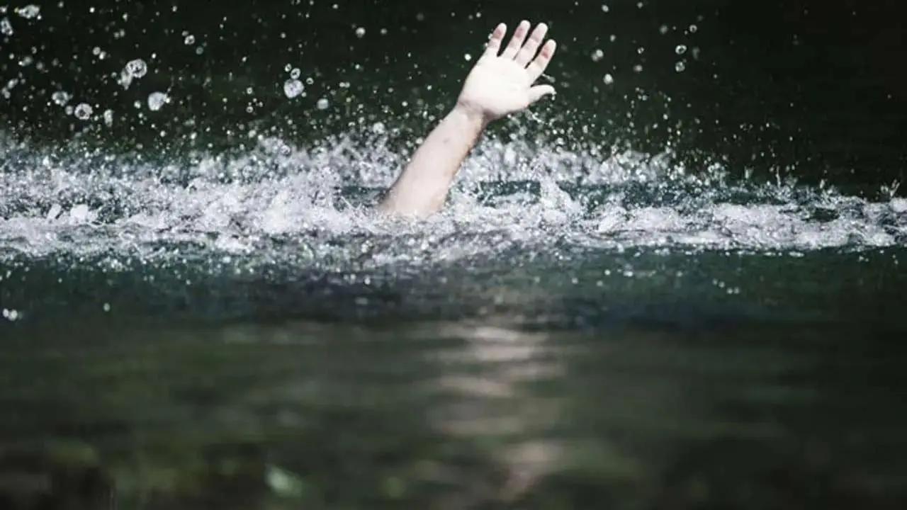 The man went to the small dam, located in Ovla area, at around 6.30 pm on Wednesday with his friends.