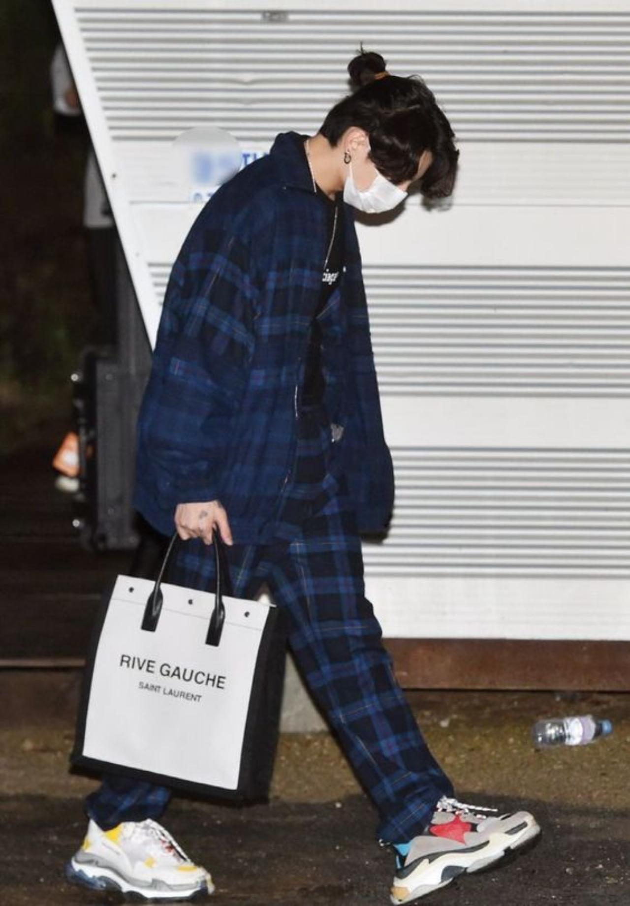 Flannel is back in style! Jungkook sported a lot of checkered outfits during BTS's Dynamite era - and this blue outfit too keeps in line with the retro '90s America vibe of their summer pop song