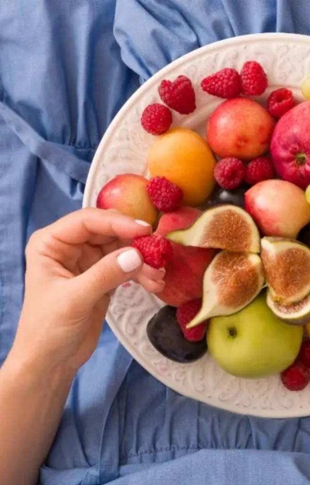 Fruit like apples, bananas, oranges, and berries are portable and require no preparation. They are rich in vitamins, minerals and fibre that boost energy