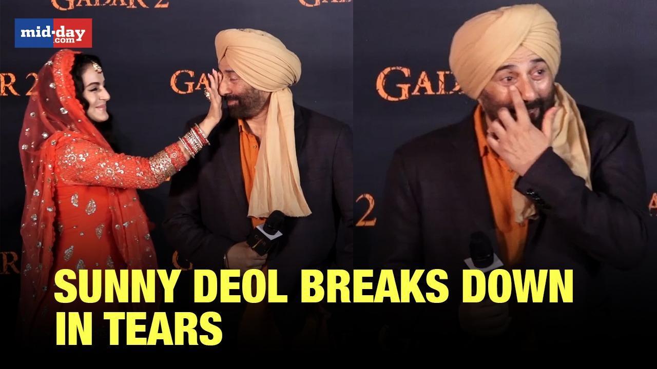 Gadar 2 Trailer | Sunny Deol Breaks Down, Ameesha Patel Wipes His Tears