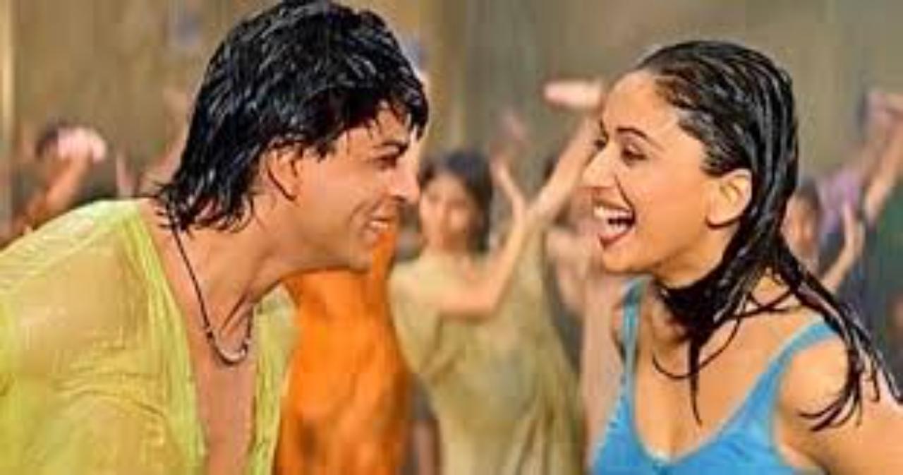 The lyrics of 'Koi Ladki Hai’ from Dil To Pagal Hai album were written by Anand Bakshi