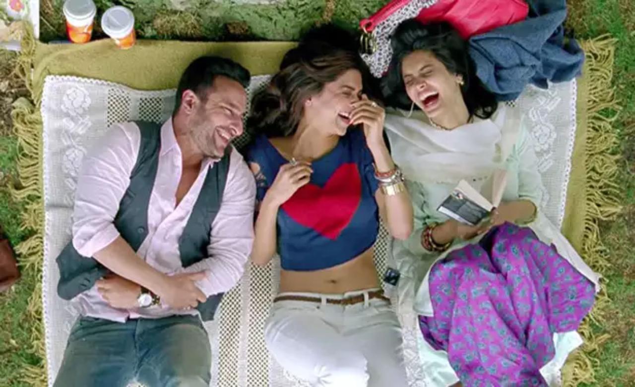 Anurag Kashyap was to write the story and screenplay of 'Cocktail' but later opted out 
