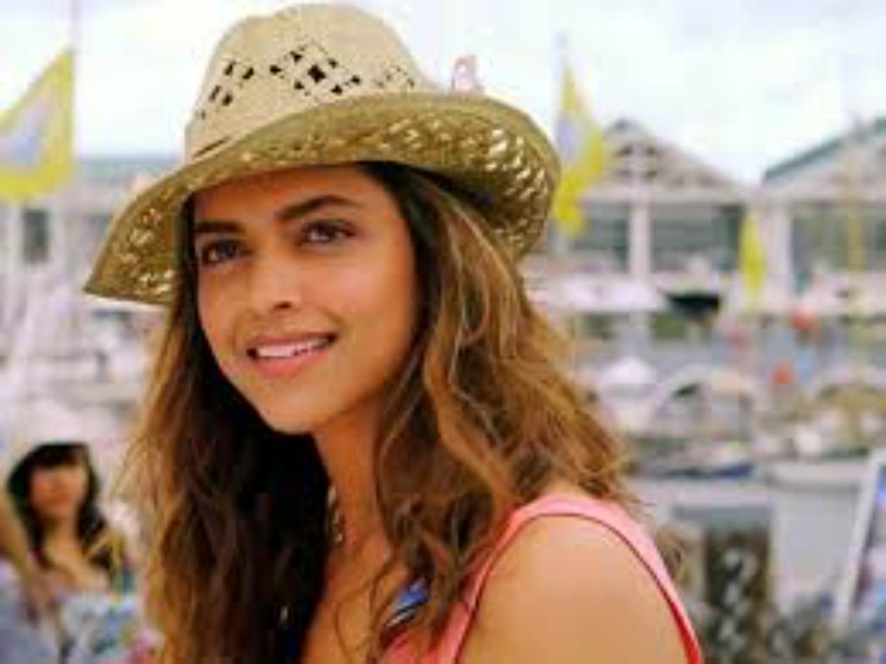 Deepika chose to play Veronica because Meera's character was similar to her earlier character Meera in Love Aaj Kal