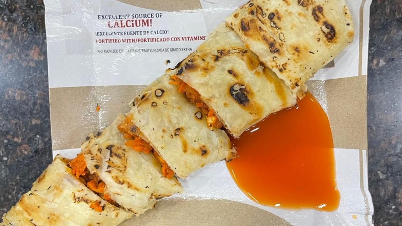 Chicken rollThis tangy, mildly spicy chicken roll is perfect to serve your hunger pangs. It comes with a custom tomato sauce that spikes the taste instantly