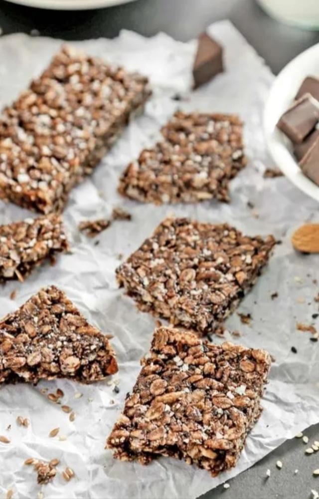 Opt for energy or protein bars which have been carefully crafted to be preservative-free and transparent about the ingredients used
