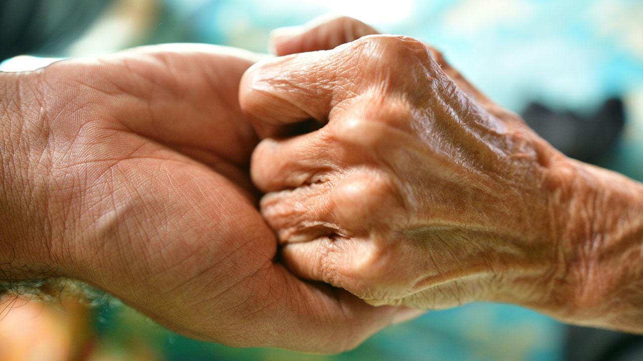 Playing crosswords, chess can help prevent dementia in elderly: Study