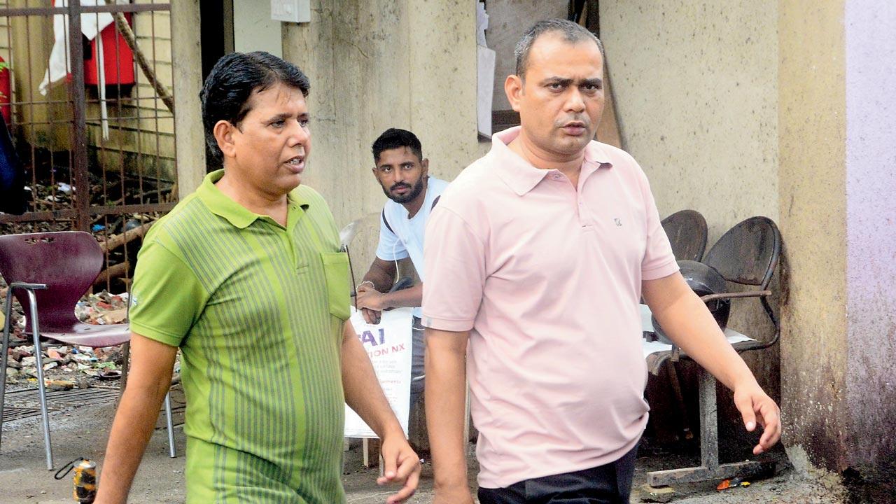 ASI Tikaram Meena’s nephew (in green shirt) also at the hospital. Pics/Satej Shinde