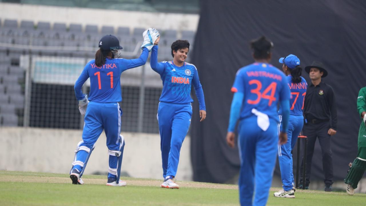 What stuck out like a sore thumb was Shafali's three-ball duck and once again the distinct lack of footwork was evident against medium pacer Marufa Akter. The young Haryana woman is one of the biggest batting talents in the country and has already played 57 T20I games even before completing her 20th birthday.