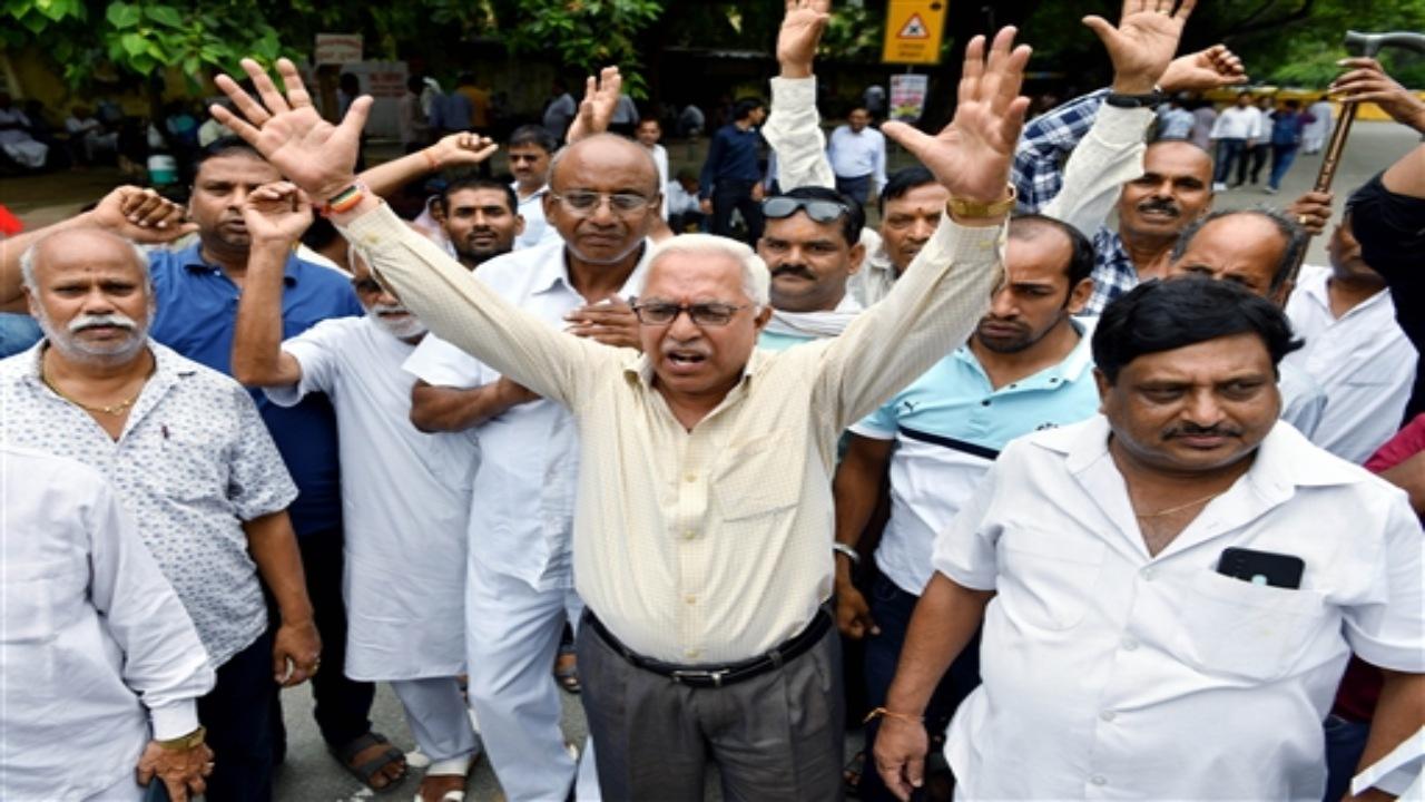 Following the incident, Karnataka Chief Minister Siddaramaiah responded by forming an investigation team and issuing directions to officials for a thorough probe. Subsequently, the police arrested Narayana Basappa Madi and Hassan Dalayath in connection with the murder of the slain monk.




 



 






