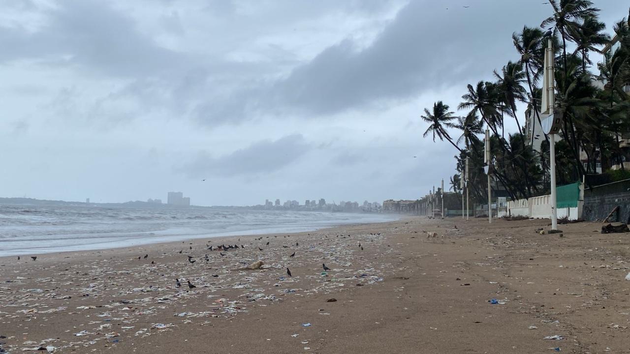 Heavy rains lashed parts of Mumbai on Monday morning
 