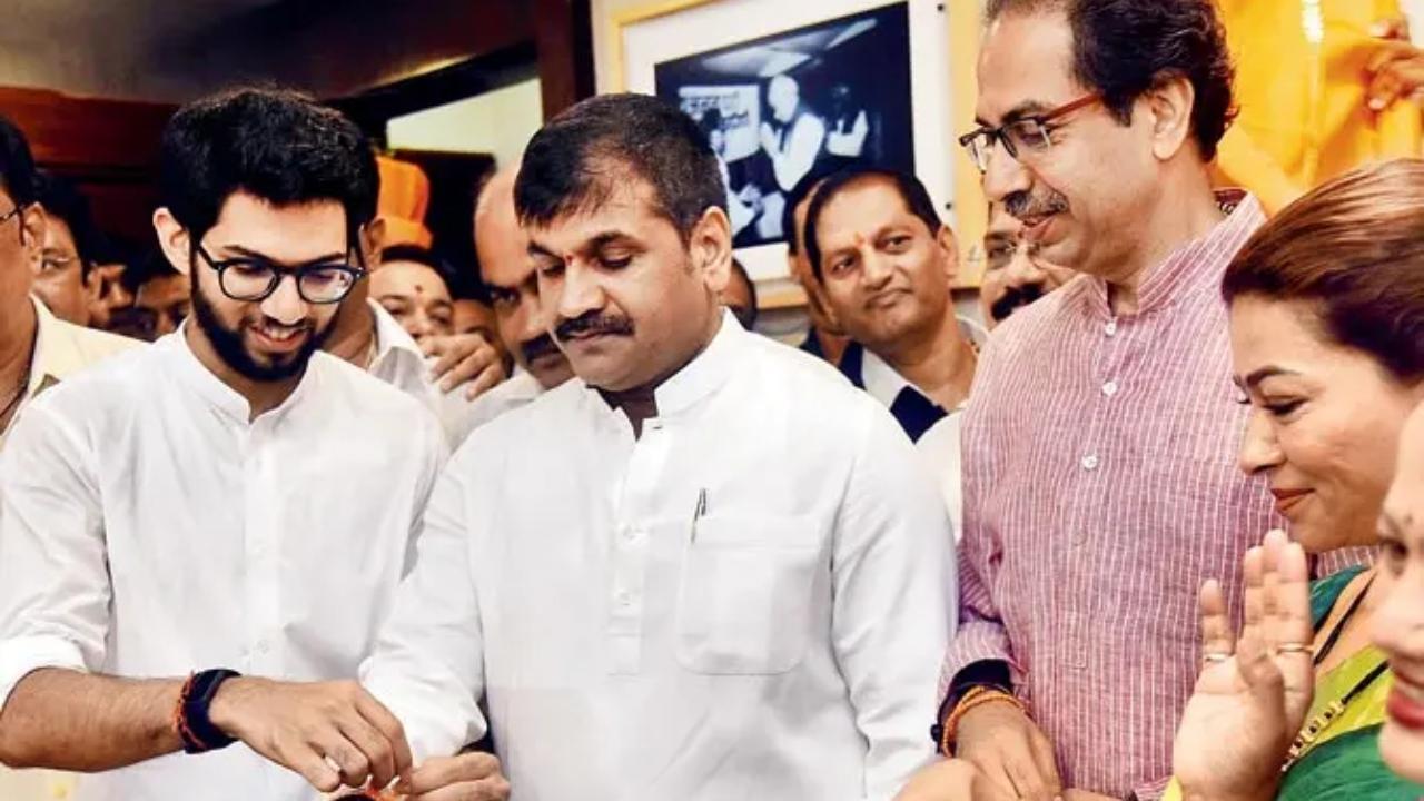 Mumbai: Shiv Sena (UBT) leader Sachin Ahir will be with BJP one day, says Sudhir Mungantiwar