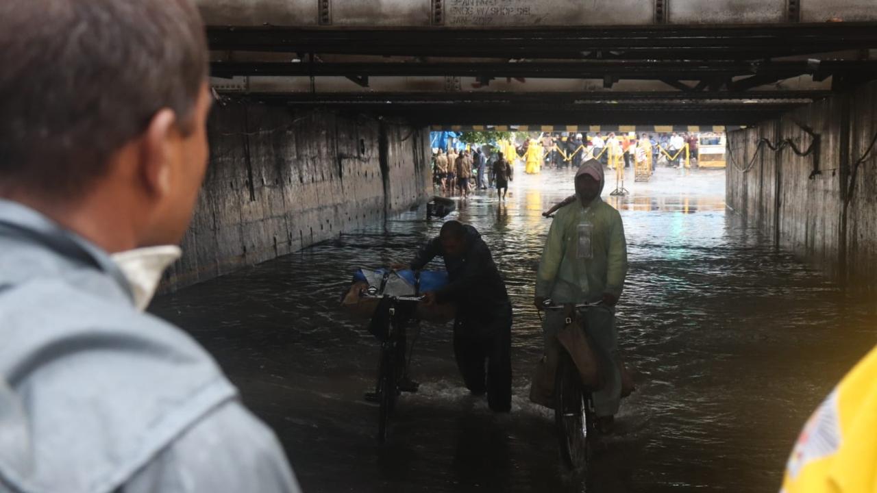 Earlier in the day, the motorists and pedestrians were severely inconvenienced as the Andheri subway was closed for traffic due to waterlogging
 