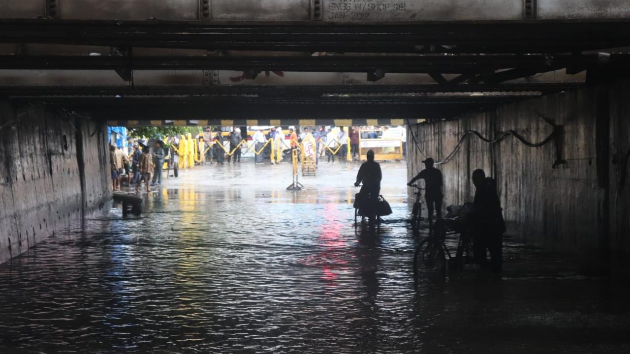 The Andheri subway opened for vehicular traffic. Water logging was reported at the Andheri subway earlier in the day due to heavy rainfall
 