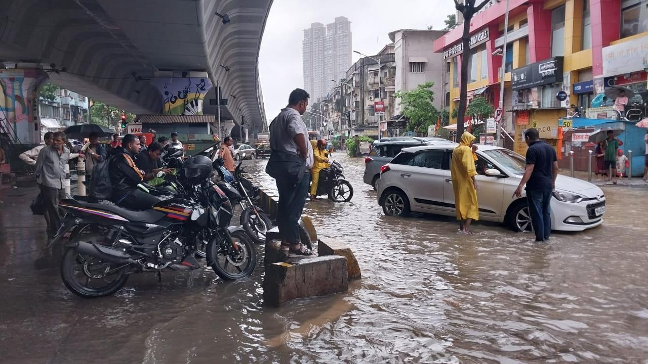 IN PHOTOS: Mumbai witnesses heavy rainfall; water-logging in parts of city