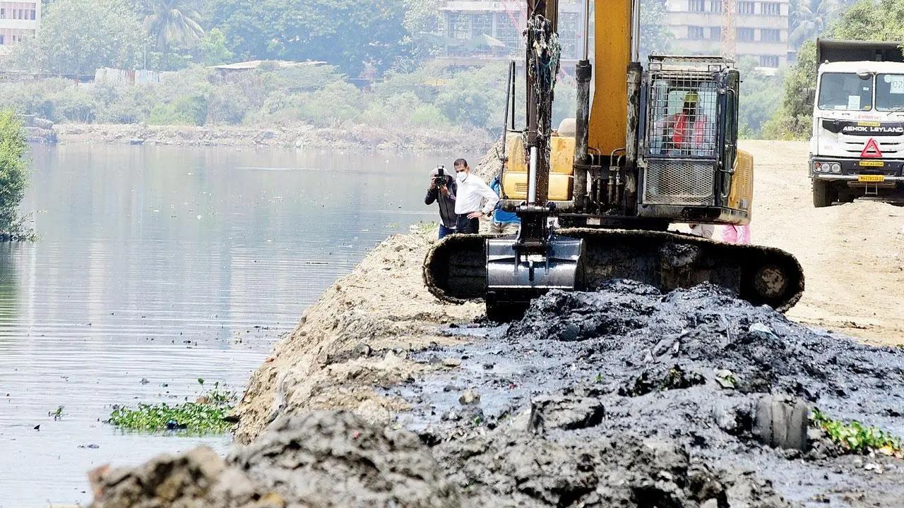 High-level probe will be conducted in desilting of Mithi river: Maharashtra government
