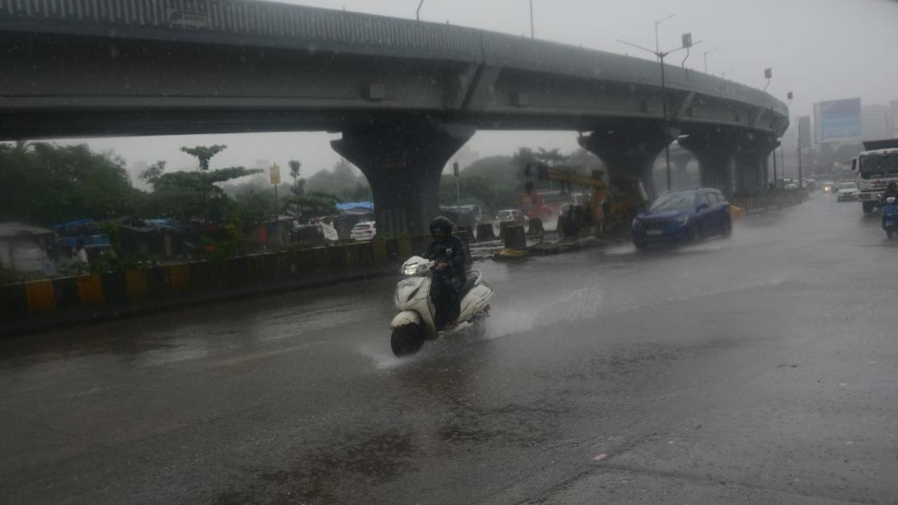 Rains lashed Mumbai and its suburbs on Tuesday
 
