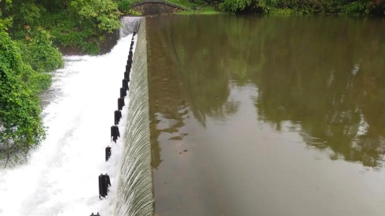 The water level in the reservoirs that provide water to Mumbai has been dripping as compared to the previous year
 