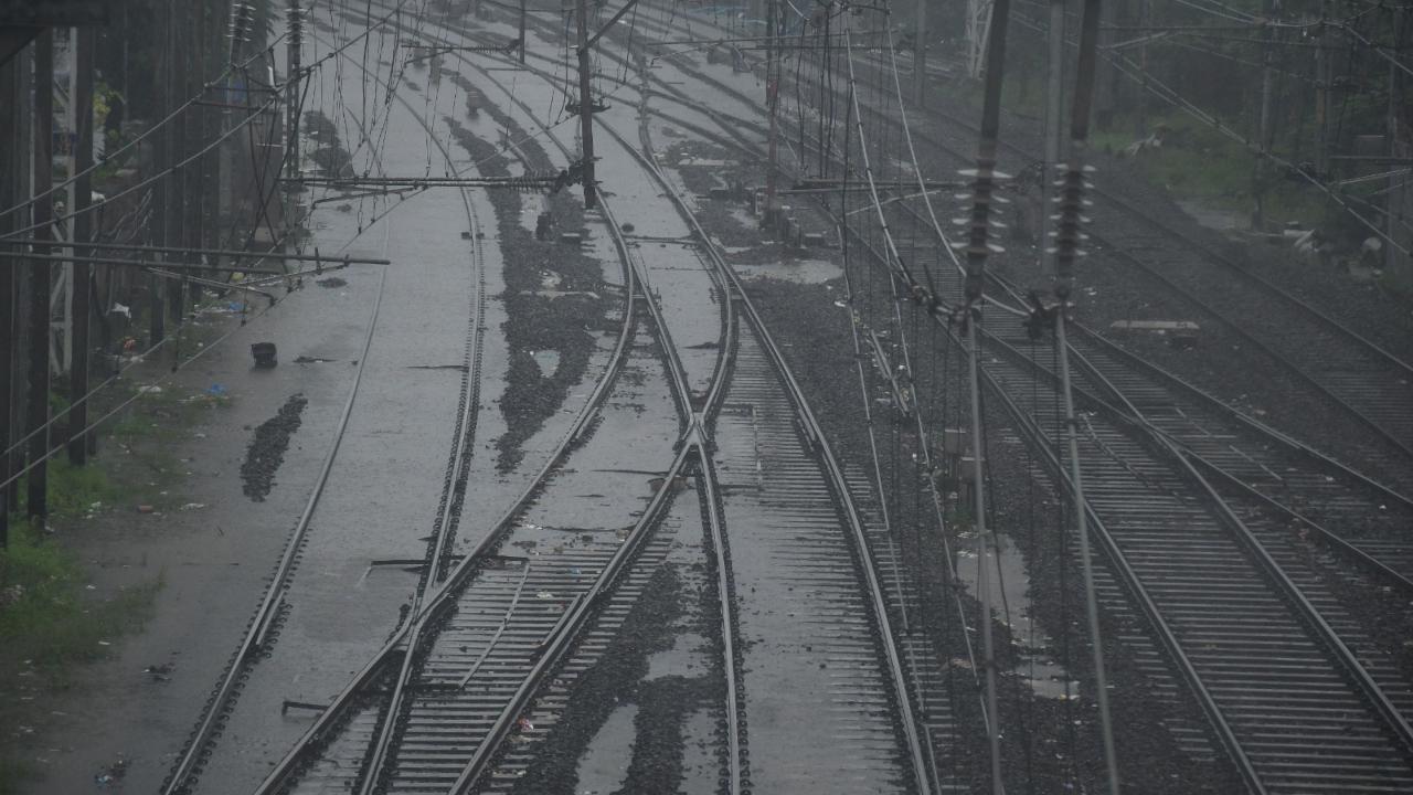 BMC received a message about water being accumulated on the railway tracks between Churchgate and Marine Lines due to blockage in the rainwater channel 


