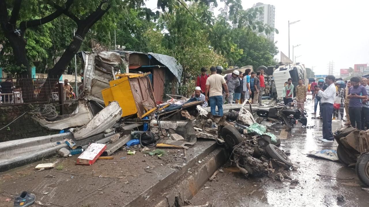 Mumbai: 1 killed, two injured after truck rams into 4 vehicles near Chunabhatti