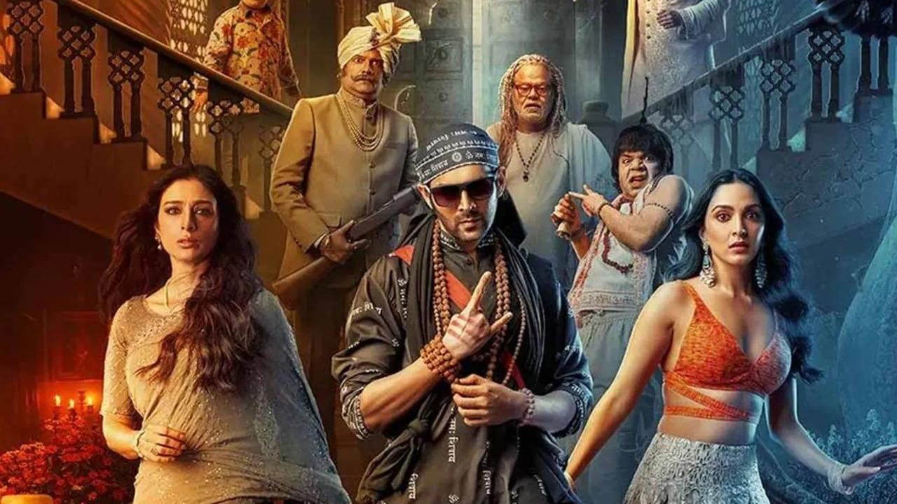 Bhool Bhulaiyaa 2 (2022)
The biggest hit of the year featured Kiara and Kartik Aaryan. After an accident, Ruhan agrees to accompany Reet back home. However, due to a series of untimely incidents, he gets caught up in her family's skirmish. With a lifetime collection of Rs 185 crore at the Indian box office, it is one of the biggest hits of post pandemic