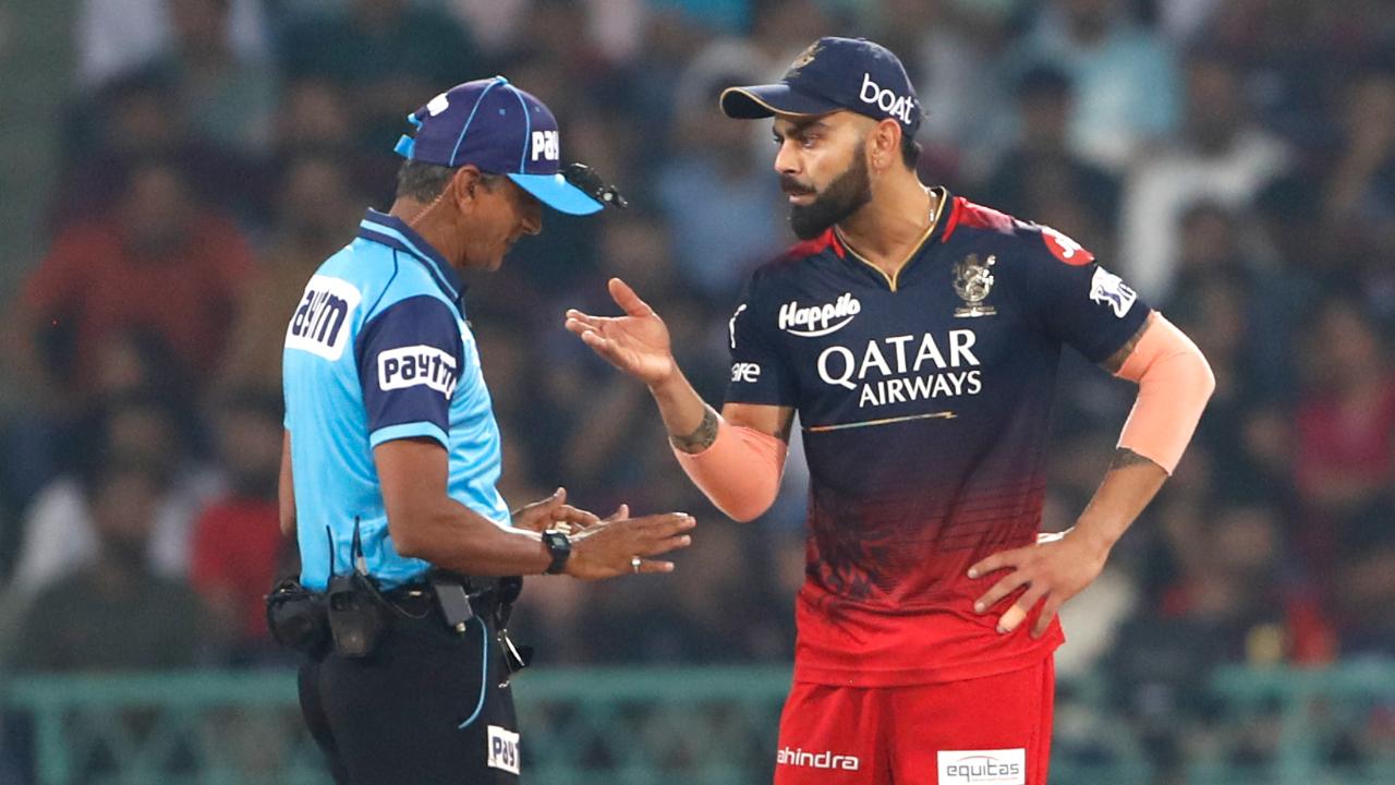 Kohli cannot be too far away in the list as he became involved in a heated argument with Sri Lankan umpire Kumar Dharmasena during IPL 2015. The 27-year-old cricketer was leading the Royal Challengers Bangalore in a rain-affected match against Sunrisers Hyderabad which was reduced to 11 overs per side. The incident took place during the last over of the Sunrisers’ innings.