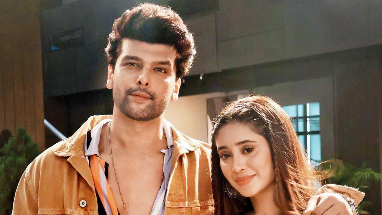 Tandon and Shivangi Joshi on set