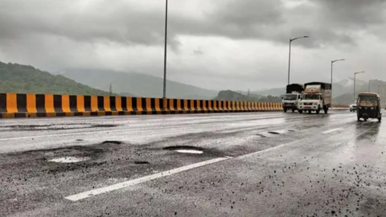 Officials asked to fill potholes on Mumbai-Ahmedabad highway to reduce traffic